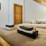Nyaraló Stunning In With Sauna