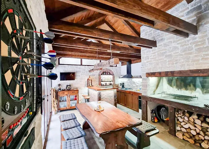 In With Sauna بيت للعطل *