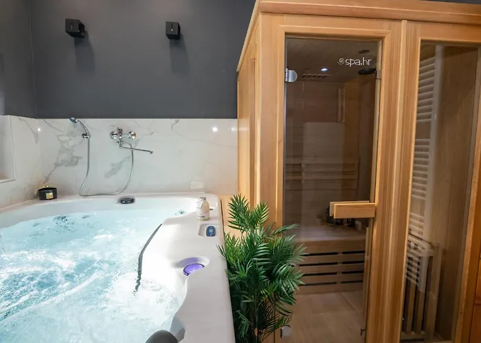 In With Sauna